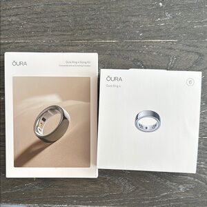 Oura Ring 4 silver